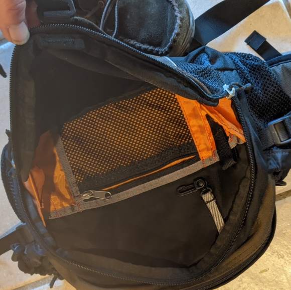 Columbia Large Hiking Fanny Pack - Picture 3 of 13